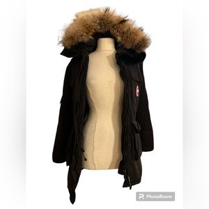 Canada Goose Expedition Parka Heritage with Coyote Fur Hood - women’s Size XS